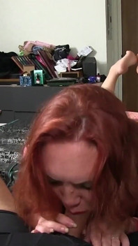 Paroháč sexy manželka kouří