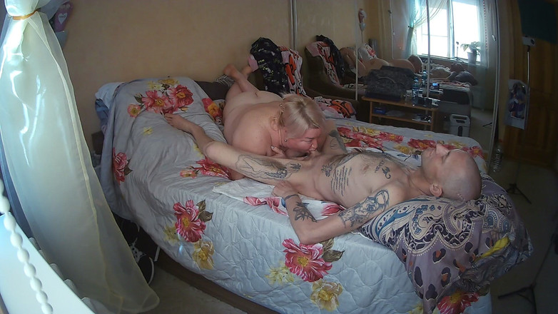 Zona901: Macecha kouří hluboké péro při svém dni volne