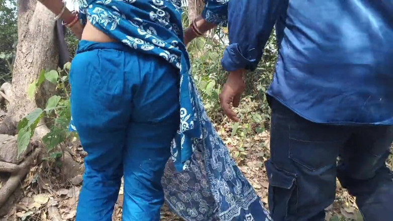 Sona bhabhi: Video di sesso nel villaggio indiano, stampa di grandi tette...