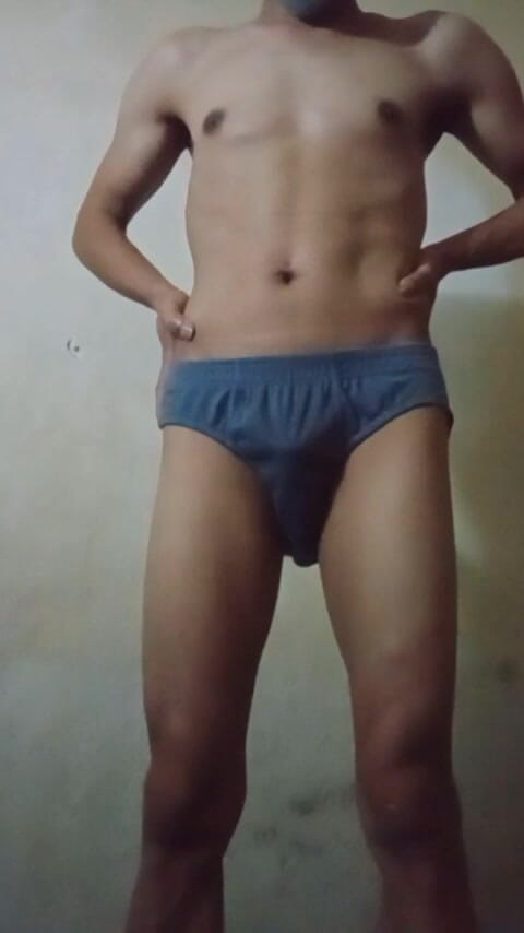 indo hot: कैमरे पर नग्न खूबसूरत शरीर वाला एशियाई आदमी