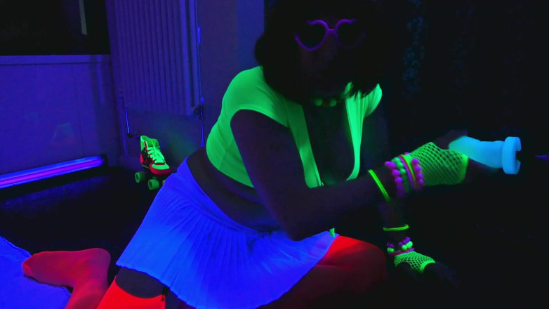 Lucy Essex CD: Lucy Essex CD getting machine fucked in chastity by glow...