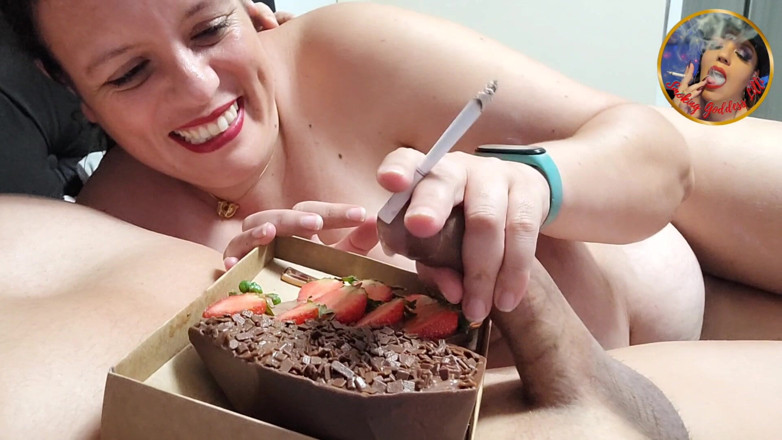 Lilli Cukierek Cox: Cum on Food