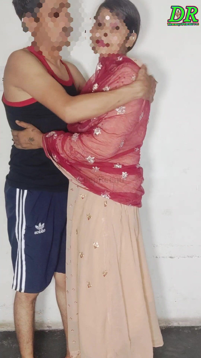 DeepReenu123: Глубоко трахнутая горячая тетушка в позе стоя