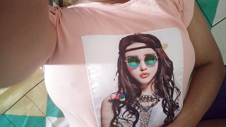 PATY PATY: Sexy vicina molto calda si masturba con la figa rigida...