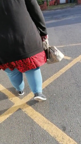 SSBBWLadyBrads: I know you like to see me walk