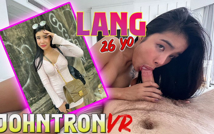 JohnTronVR: Super sexy thajská MILFka chce všechno do obličeje