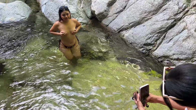 Yohamedi: 2 Latina Swallow 2 Cocks of Strangers in the Middle of...