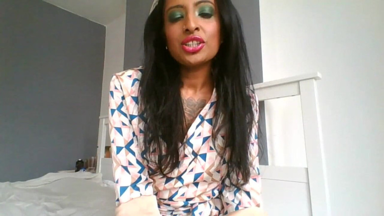 BabeXX69XX Asian MILF: Macecha ponižuje tvého malého ptáka X