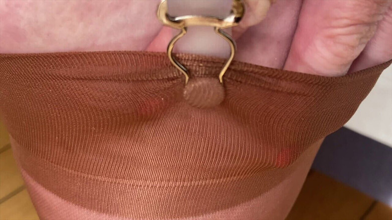 Mr MF: Mrs reife füße zeigt euch alle ein echtes paar retro-rht-nylons...