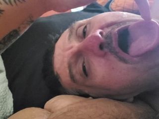 Lymph Guy: Gehandicapte jongen geeft zijn verzorger een sperma in het gezicht