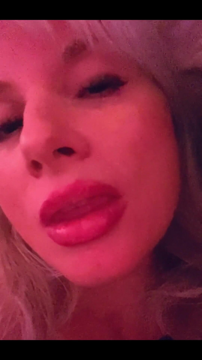 PaintedRose: Heute abend ruft die kamera an