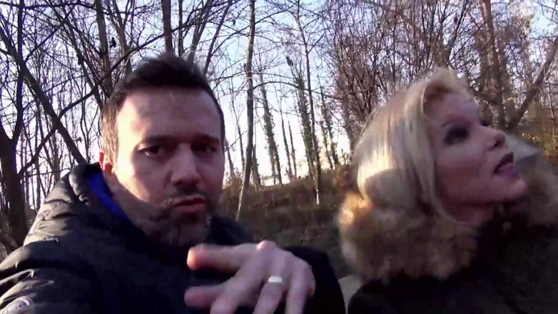 Deutschland porn: Bubble butt MILF fucked outdoor