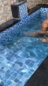 Meia Irma Flagra Seu Meio Irmao Cheirando Sua Calcinha E Fode Com Ele