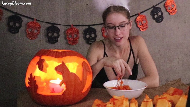 Lacey Bloom: Гра з гарбузом 5:21