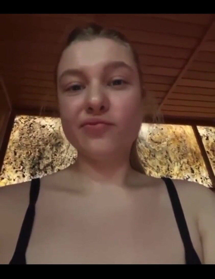 JuiceLussie: Double Penetrating on Public