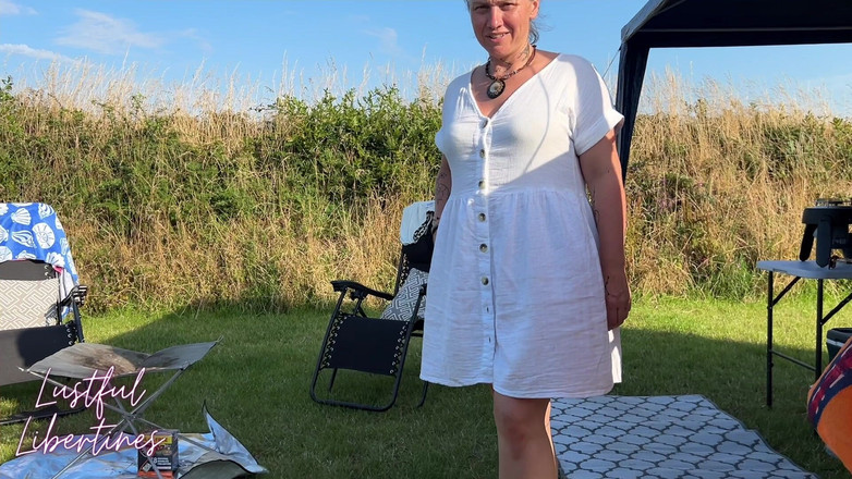 Lustful Libertines: Un străin s-a pișat pentru mine și m-a ajutat să-mi trag...