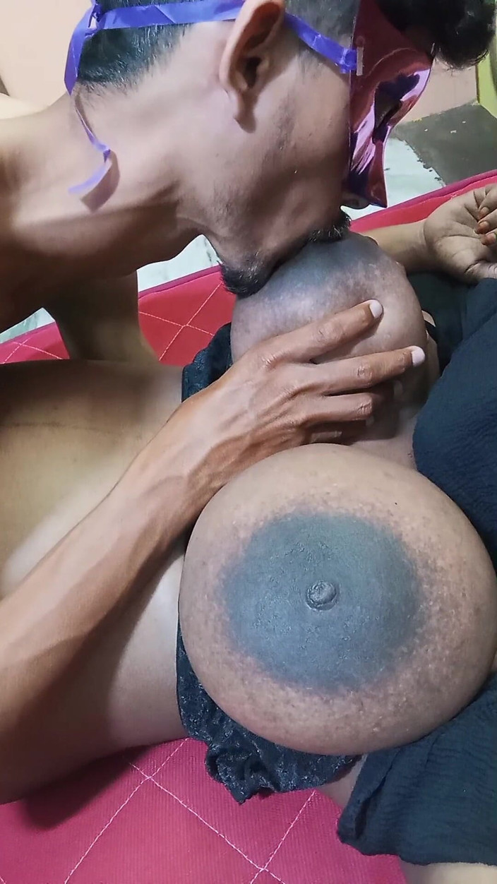 BeautyAnu: India tetona tía folla con polla grande joven