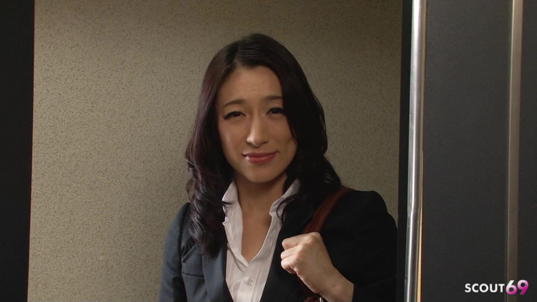 Asian porn collection: Nymphomaniac Japanese Mature Teacher Seduce Big Dick Boy to Fuck...