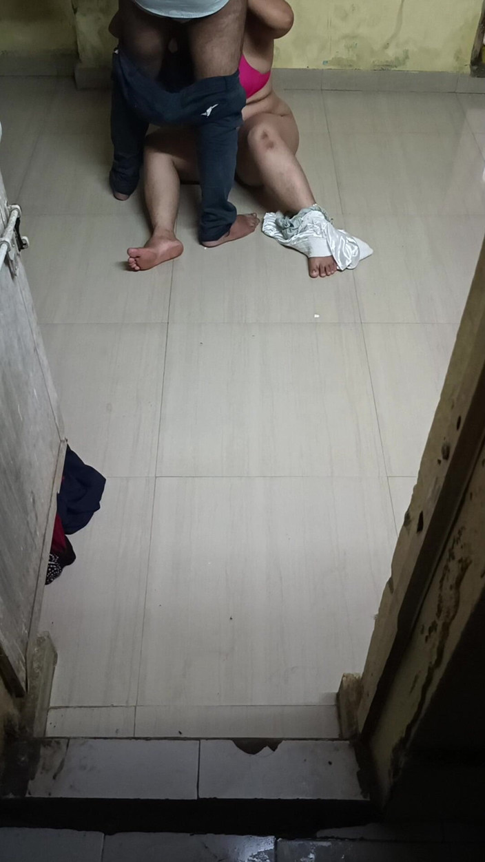 Telugu-fuckers: Afair si tante afair diam-diam nyepong kontol romantis sama tetangganya...