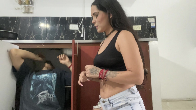 Chia 369: Ibu Rumah Tangga Menipu Suaminya Dengan Tukang Ledeng - Porno Dalam...