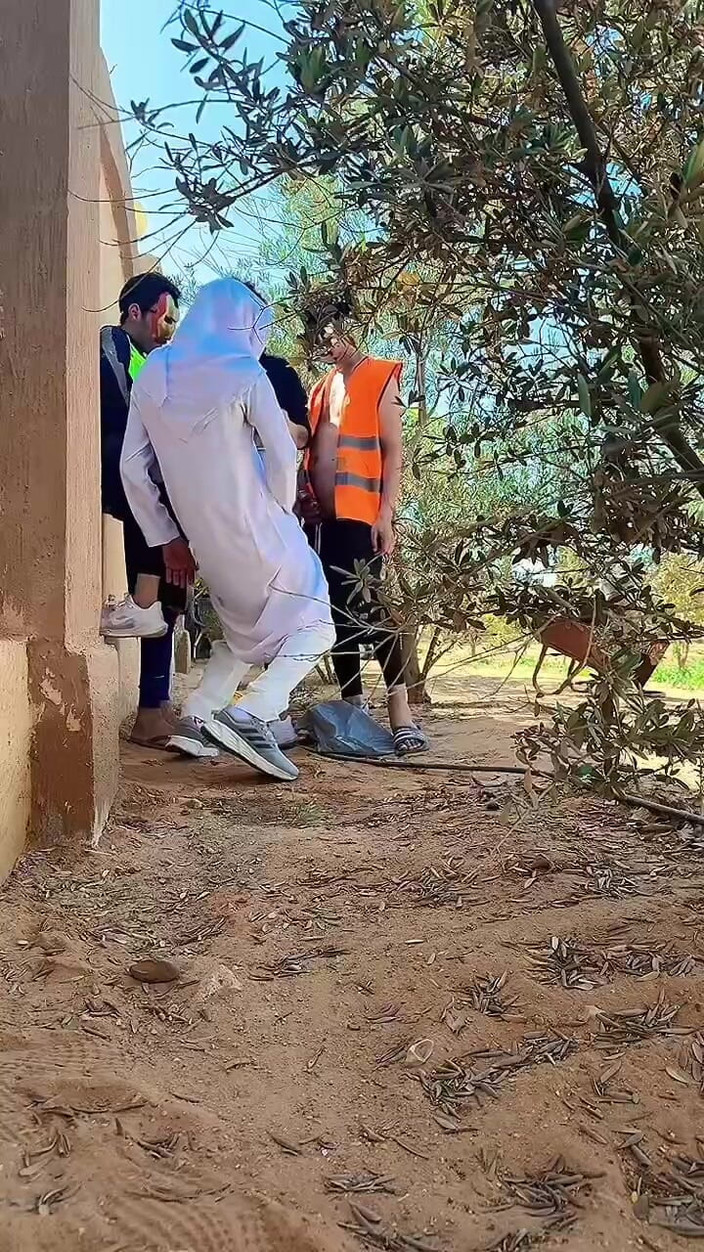 Arab gay sex: Hoan lạc ngoài trời