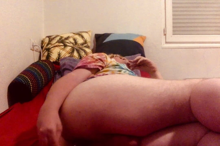 BifloXXX: BifloXXX crossdresser pieprzy jej tyłek