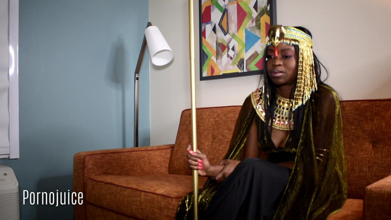 PornoJuice: Nubian Queen Photoshot Slideshow Starring Melody Cummings