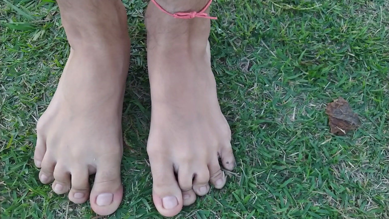 Ms Candy Bunny: Barefoot Nature Walk
