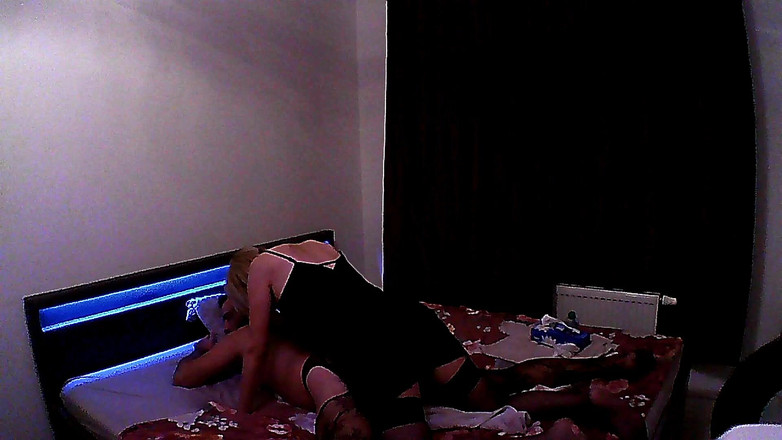 r0xy: Koyu takma yaraklı koyu kadın egemenliği kellyaerick