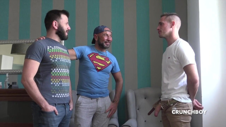 BAREBACK SEX FROM MADRID: Leo Grin follada a pelo por Apolo Adrii