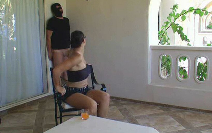 Master of porn: Mon esclave de vacances