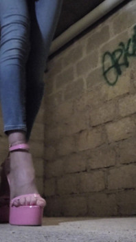 String Fuck My Jean's Barbie Trav in the Edf Room, Stiletto Heels 18cm Pink. Exhib Public Vanessabitchx
