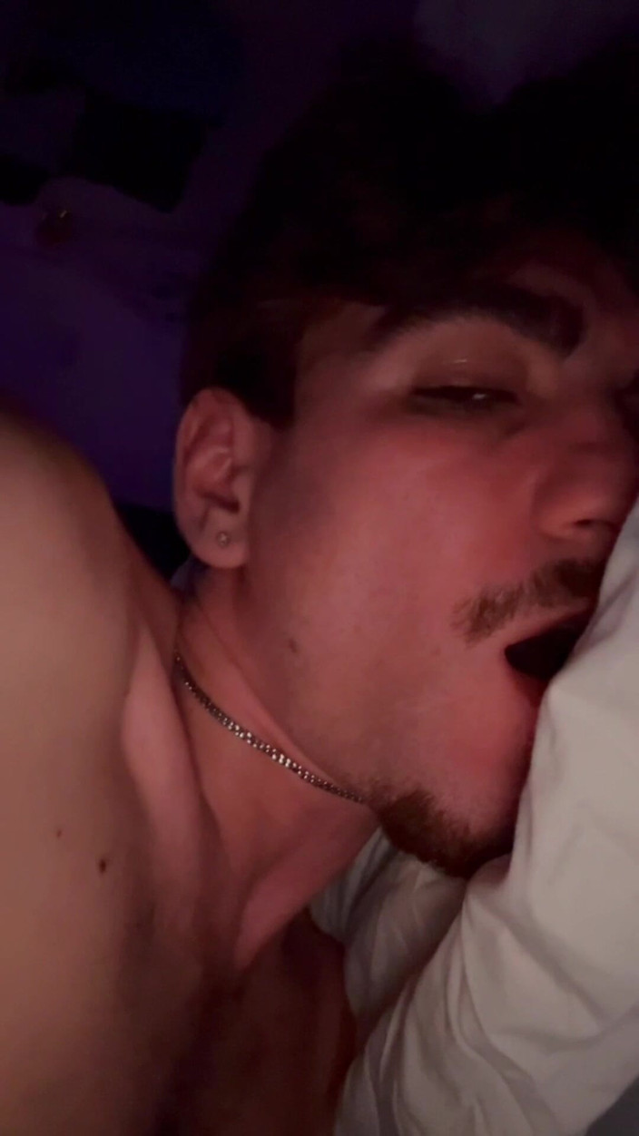 XLNicoo: 내 엉덩이를 가지고 노는 것은 샤워 중 사정으로 끝납니다.