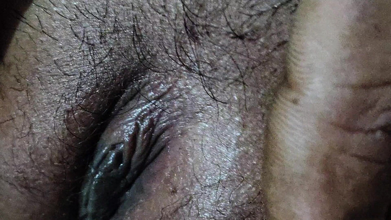 Purehar money: インドのデシ・バービー、夫のために毛深い膣の指で愛撫、彼女のきつい膣
