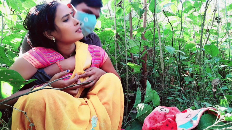 Renudbf: Indisches desi, frisch verheiratetes mädchen will sex im freien haben,...