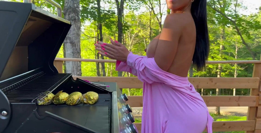 Miss Lexa: 我可以为U爸爸做饭吗？