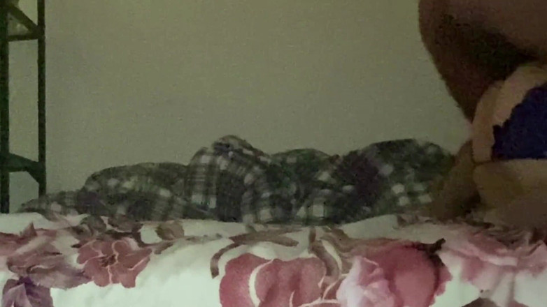 Girlnona: Parte 3 il patrigno scopa la figliastra che scoreggia orgasmo anale