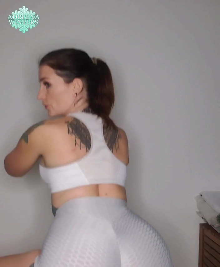 Adreena Winters: 私の新しいショーツが好きな人はいますか?