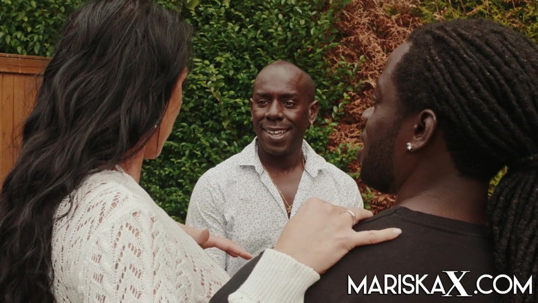 Mariska x: MARISKAX Texas Patti double stuffed by two BBCs