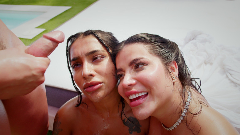 Mr Roca: Sara Retali och Yasmina Khan har sin första gruppknull med 10...