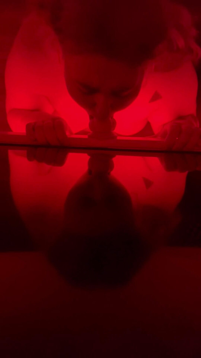 Quinnicide: Grandota milf hace garganta profunda con consolador desordenado en primer...