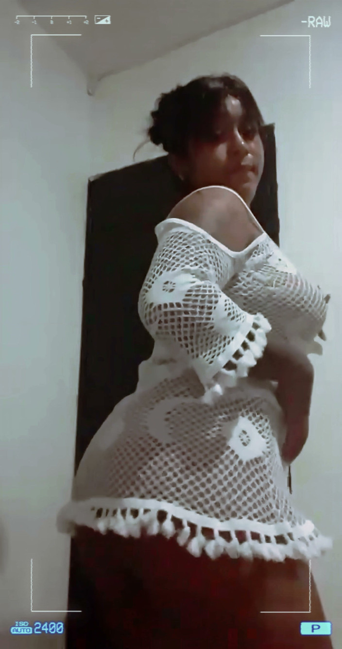 Uncut Lil Midget and Latina Freaky Friends: Zuid-Amerikaanse Goon kamer - Lil Latina