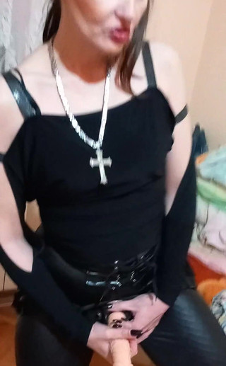 Dominatrix Redsonyja: Bir Qween sanatın görünmesini ve daha iyi orijinal tüm mutluluğu...