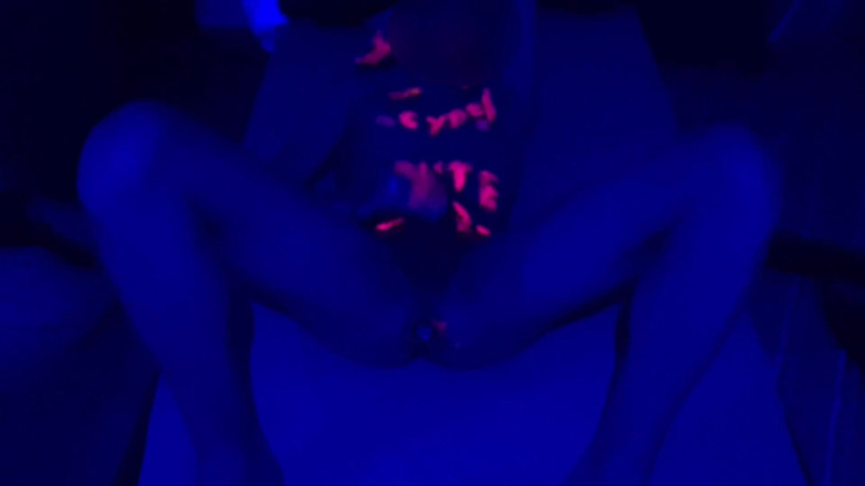 Matthew Fox Be: Cybertwink 2020 - najgorętsza dziwka nocnego miasta