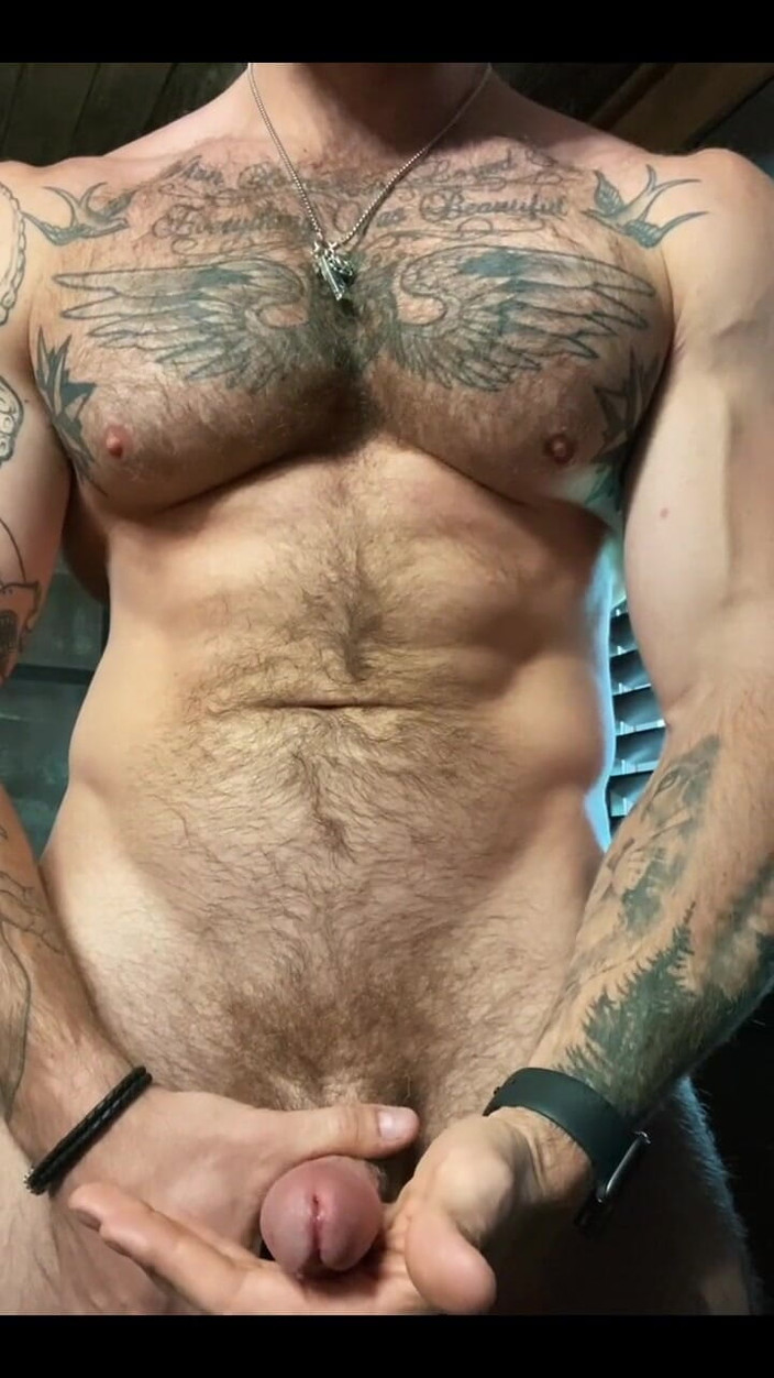 Leo Bayne: Dude. Aku bersumpah air maniku benar-benar terasa seperti permen