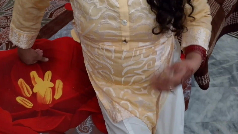 QueenbeautyQB: De collegeleraar riep zijn studente naar zijn huis voor seks...