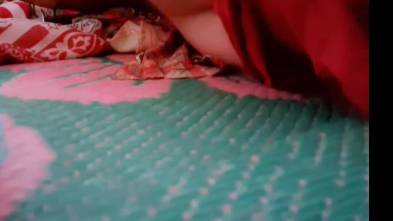 TricolorMusic3: Roztomilá sexy dospívající dívka s velmi žhavým sexy tělem