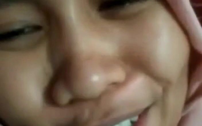 Jilbab69: Conecte o buraco vaginal até sair