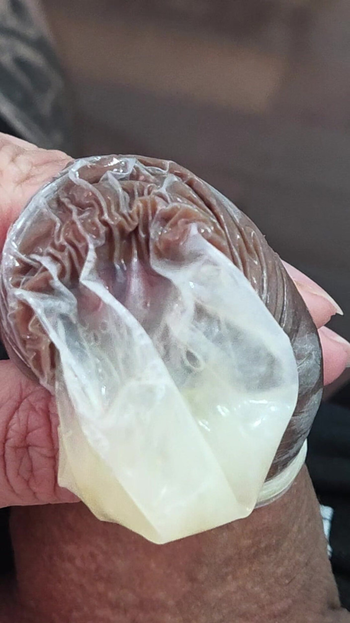 Lkdick8: Naplnil jsem kondom mlékem