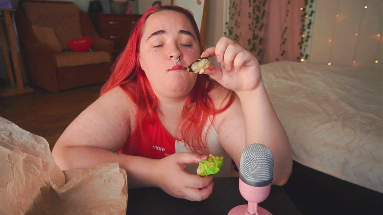 AssGives: Eating Donuts Custom